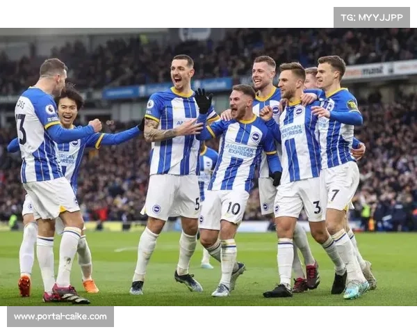 伯恩茅斯情侣球员受追捧,赛场内外成英超花絮焦点 伯恩茅斯情侣球员受追捧,赛场内外成英超花絮焦点